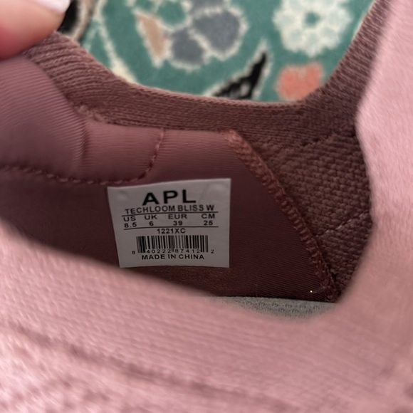 APL women’s shoes - Picture 4 of 5